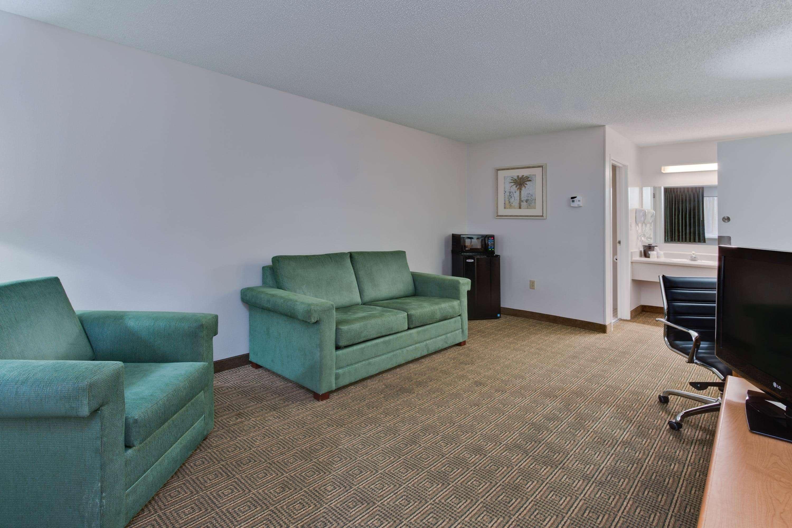 La Quinta Inn By Wyndham Tampa Near Busch Gardens Extérieur photo