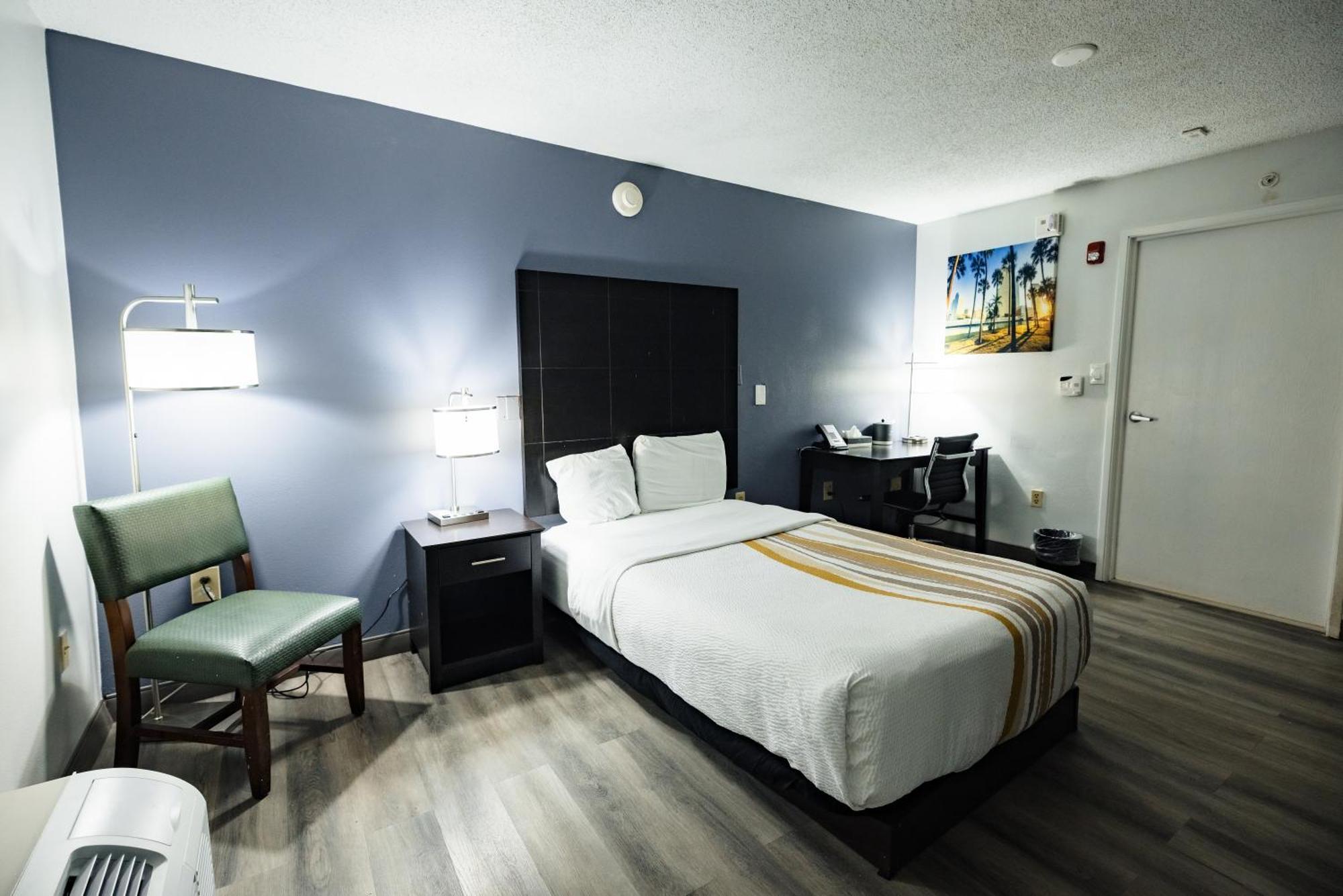 La Quinta Inn By Wyndham Tampa Near Busch Gardens Extérieur photo