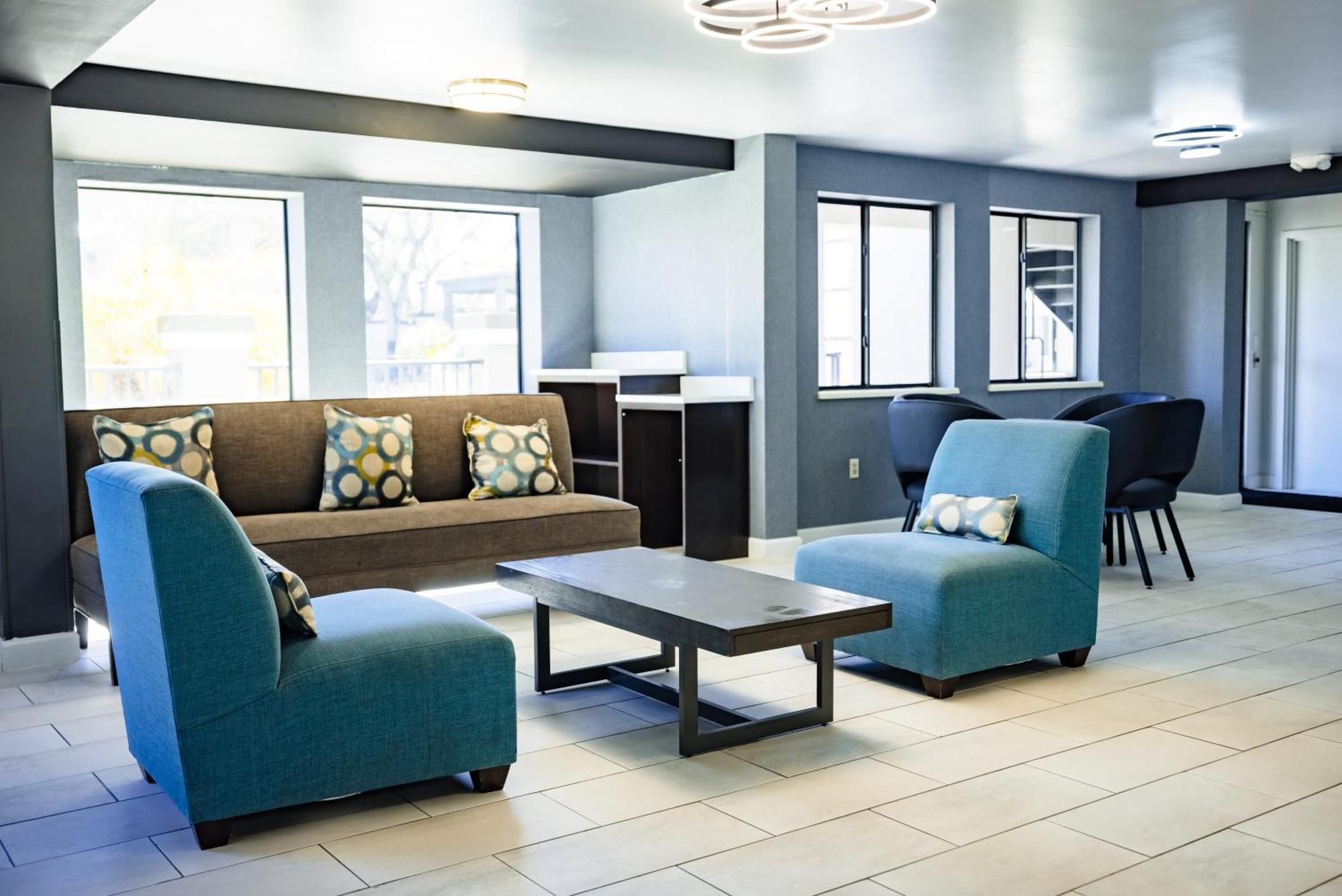 La Quinta Inn By Wyndham Tampa Near Busch Gardens Extérieur photo